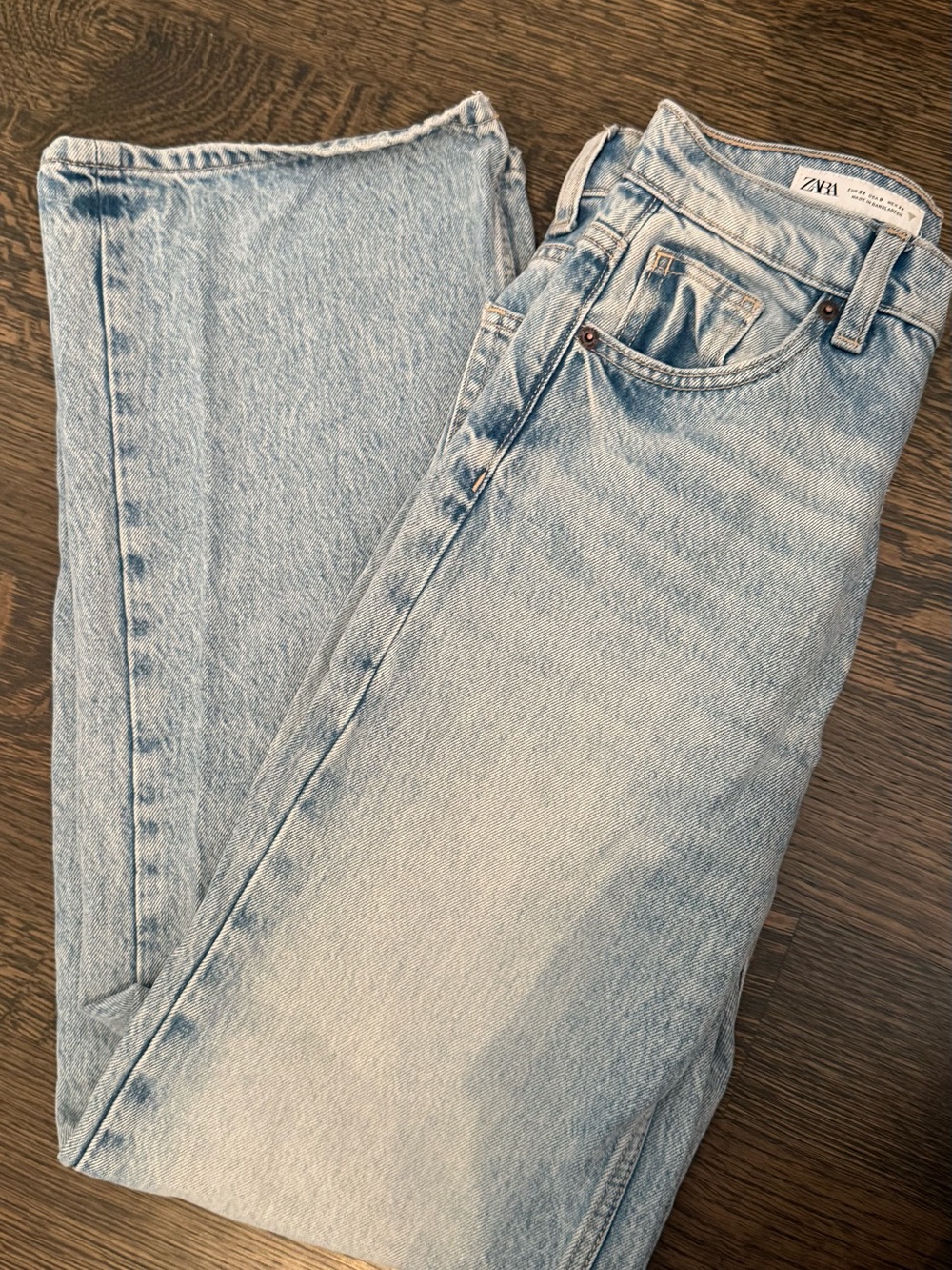 Zara Women’s Light Wash Wide leg jeans